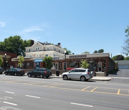 96-110 N Pleasant St in Amherst, MA - Building Photo - Building Photo