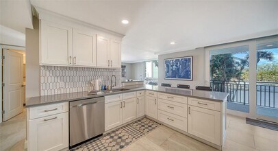 4822 Ocean Blvd in Sarasota, FL - Building Photo - Building Photo