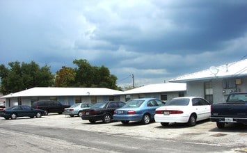 201 NW 11th St in Belle Glade, FL - Building Photo - Building Photo