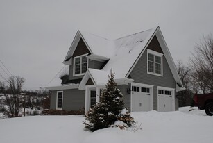 411 Cardinal Dr, Unit 411 Cardinal Loft in Canonsburg, PA - Building Photo