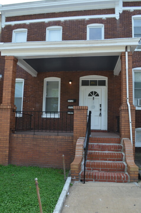 3715 Belair Rd in Baltimore, MD - Building Photo