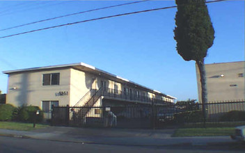 5250-5252 Elizabeth St in Cudahy, CA - Building Photo - Building Photo