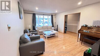 960 Cahill Dr W in Ottawa, ON - Building Photo - Building Photo