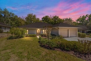 3025 W Bermuda Dunes Dr in Lecanto, FL - Building Photo
