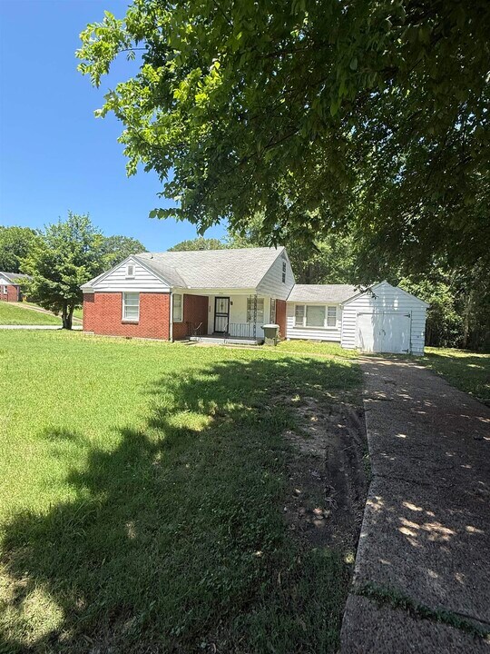 1700 Warner Ave in Memphis, TN - Building Photo
