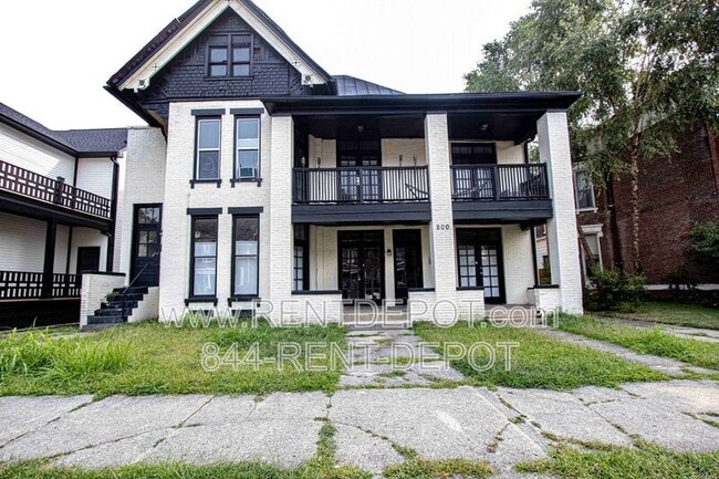 property at 800 SE 2nd St