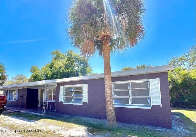 property at 316 E Strawbridge Ave