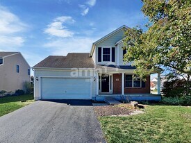 302 Triple Crown Way in Marysville, OH - Building Photo