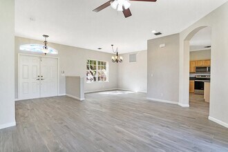 3714 Royal Cypress Ln in Wellington, FL - Foto de edificio - Building Photo