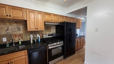 131 Josephine Ave, Unit 2 in Somerville, MA - Foto de edificio - Building Photo