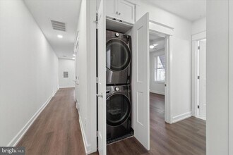 1049 W Lancaster Ave in Bryn Mawr, PA - Building Photo - Building Photo