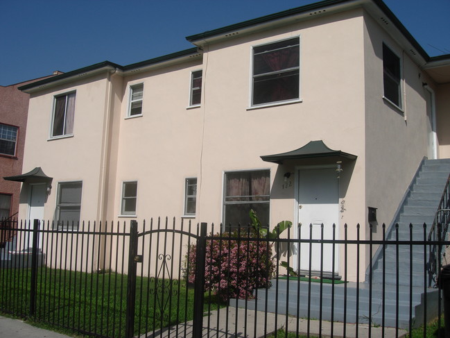 722 N St Andrews Pl in Los Angeles, CA - Building Photo - Building Photo