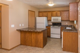 ArrowRidge Town Homes in Brandon, SD - Building Photo