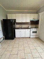 130 Wade St, Unit 3 in Jersey City, NJ - Building Photo