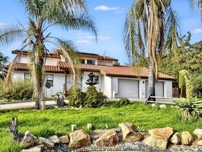 6489 Rainbow Heights Rd in Fallbrook, CA - Building Photo - Building Photo