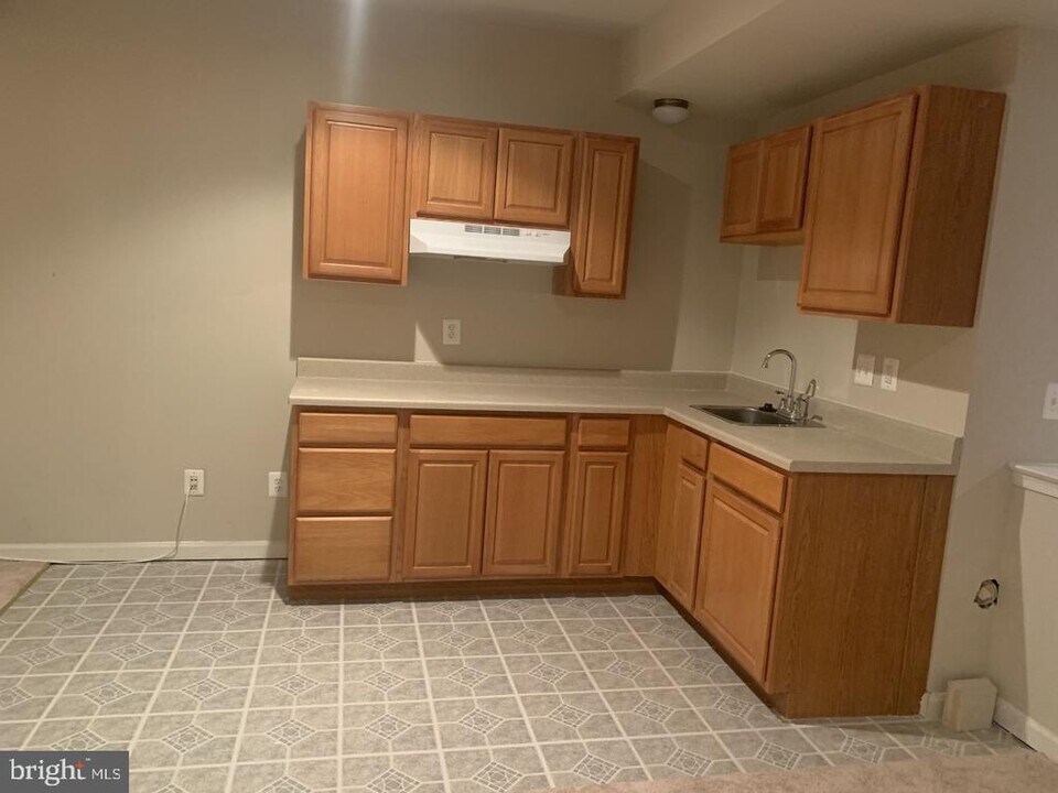 15654 Altomare Trace Way in Woodbridge, VA - Building Photo