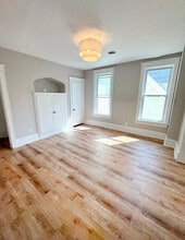 2480 N Murray Ave, Unit 2480 in Milwaukee, WI - Foto de edificio - Building Photo