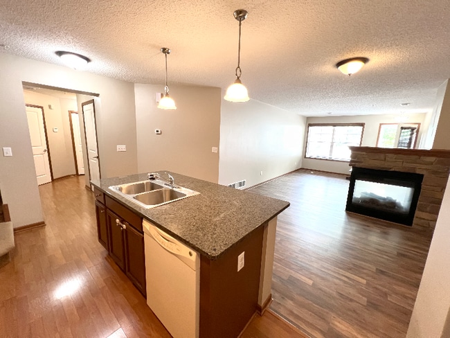 15257 60th Ave N in Minneapolis, MN - Foto de edificio - Building Photo