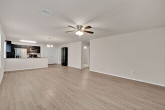 11330 Babcock Bnd in San Antonio, TX - Building Photo - Building Photo