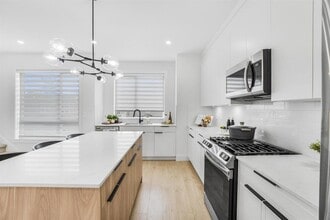 6138-6128 128 St in Surrey, BC - Building Photo - Building Photo