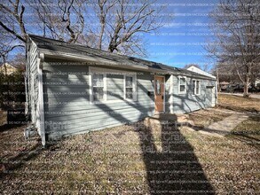 3416 S Overton Ave in Independence, MO - Building Photo - Building Photo