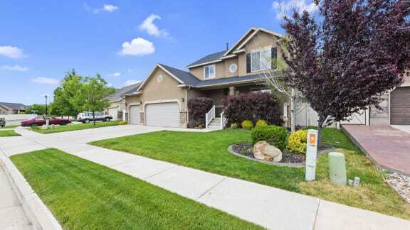 2142 N 2270 W