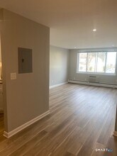 97 S Main St in West Hartford, CT - Building Photo - Building Photo