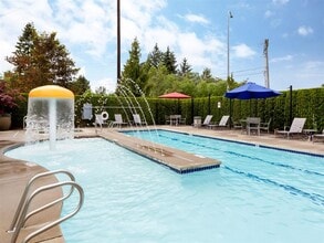 Tarmigan At Wapato Creek in Fife, WA - Foto de edificio - Building Photo