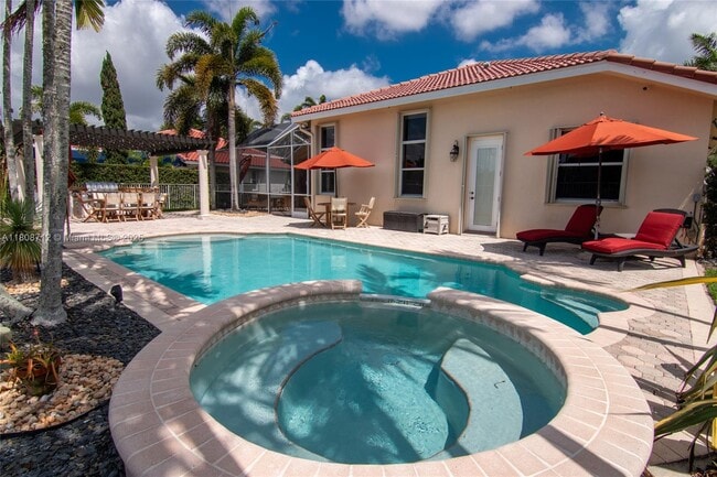 property at 1714 Victoria Pointe Cir