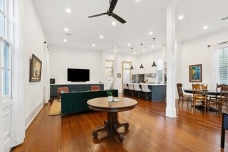 2337 N Rampart St in New Orleans, LA - Foto de edificio - Building Photo