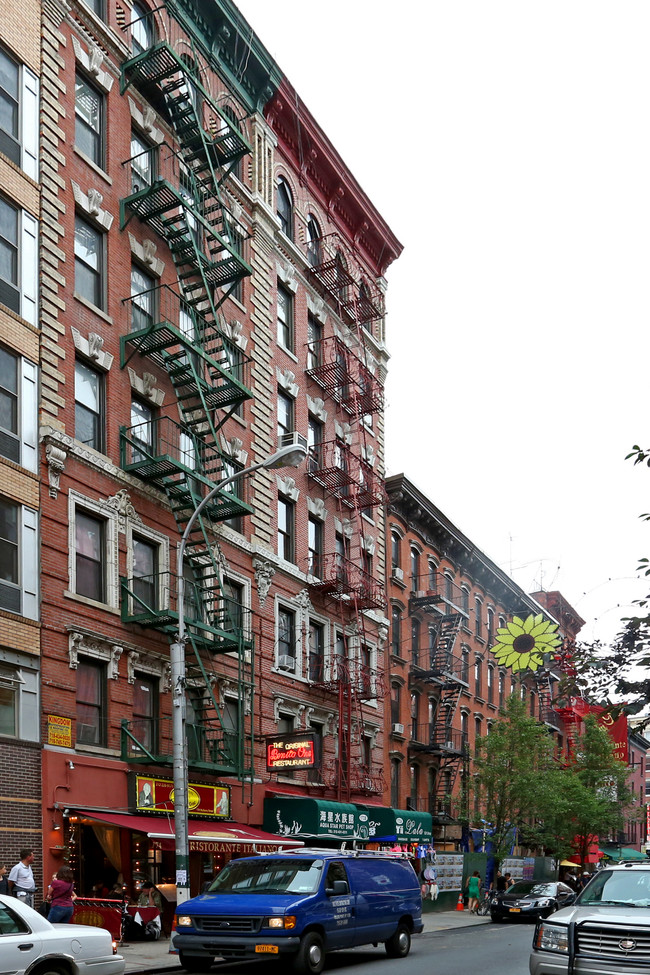 172 Mulberry Street in New York, NY - Building Photo - Building Photo