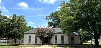 3808 Moores Ln in Texarkana, TX - Building Photo