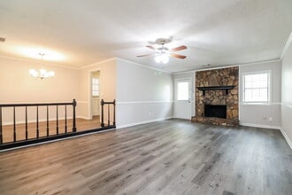 4802 Hemlock Dr SE in Conyers, GA - Foto de edificio - Building Photo