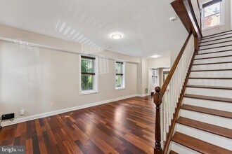 2911 Sherman Ave NW in Washington, DC - Foto de edificio - Building Photo