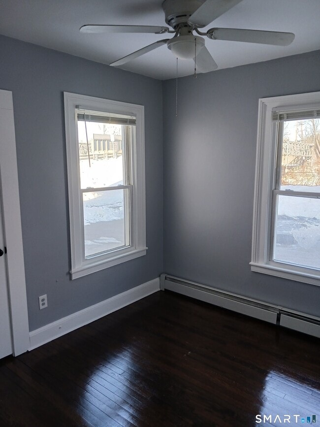 15 Clark St in Milford, CT - Building Photo - Building Photo