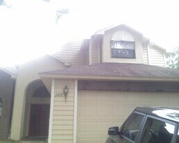 2472 Lake Jackson Cir in Apopka, FL - Building Photo