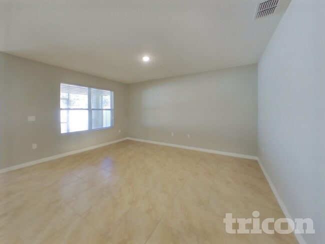 530 Squires Grove Dr in Winter Haven, FL - Building Photo - Building Photo