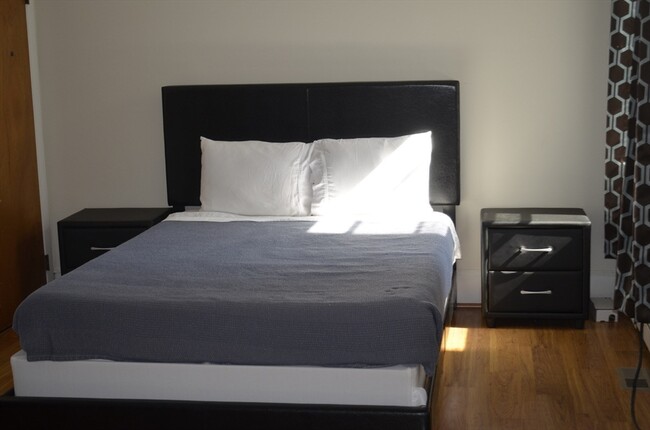 12 Kilsyth Rd, Unit 2 in Brookline, MA - Building Photo - Building Photo