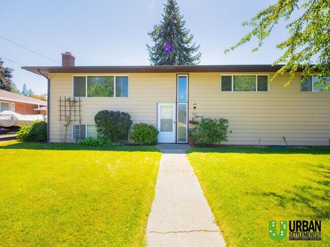 property at 229 W Kedlin Ct