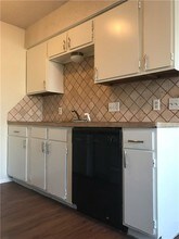 1203 W 49th St-Unit -D in Austin, TX - Building Photo - Building Photo