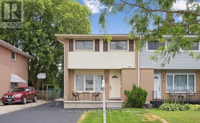 71 Overlea Dr in Kitchener, ON - Building Photo - Building Photo