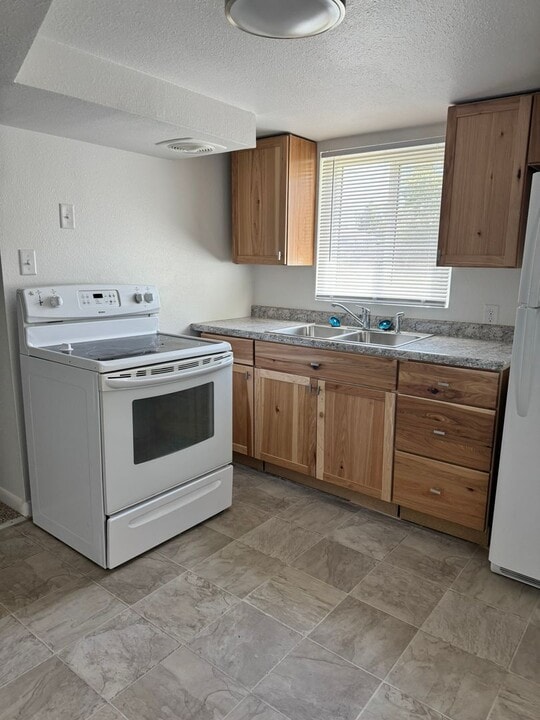 2217 E 19th St in Cheyenne, WY - Building Photo