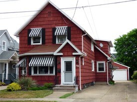 119 Lincoln Ave, Unit Duplex - Upper in North Tonawanda, NY - Building Photo