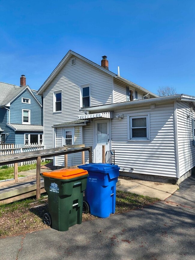 40 Broad St in Meriden, CT - Building Photo - Building Photo