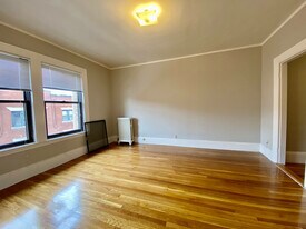 179 Harvard St, Unit 2 in Brookline, MA - Building Photo