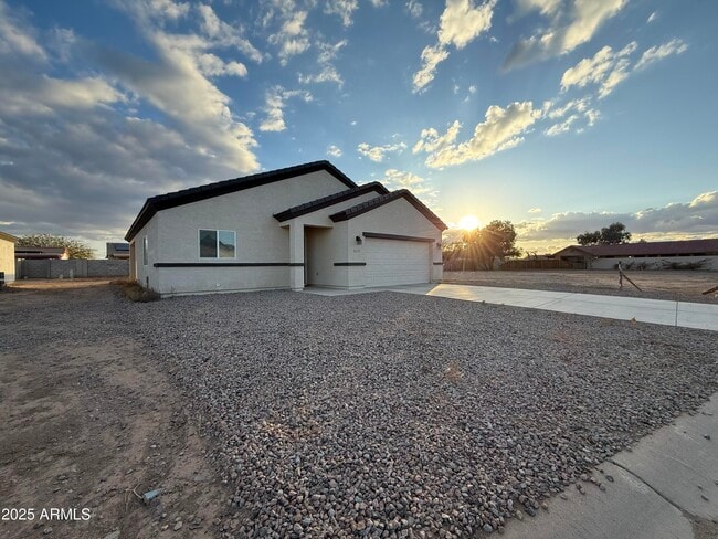 8477 W Tinajas Dr in Arizona City, AZ - Building Photo - Building Photo