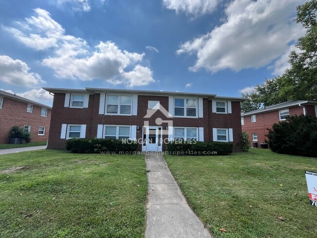 6107 W 25th St, Unit 2 in Indianapolis, IN - Foto de edificio - Building Photo
