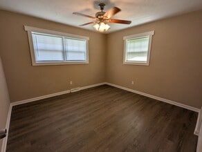 743 E Mcclernon St in Springfield, MO - Building Photo - Building Photo