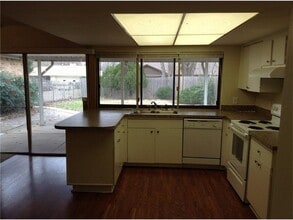 305 Colonel Dr in Garland, TX - Building Photo - Building Photo