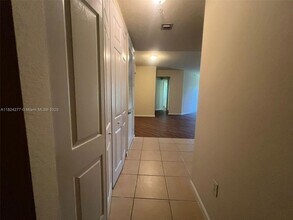 3500 Oaks Clubhouse Dr in Pompano Beach, FL - Building Photo - Building Photo